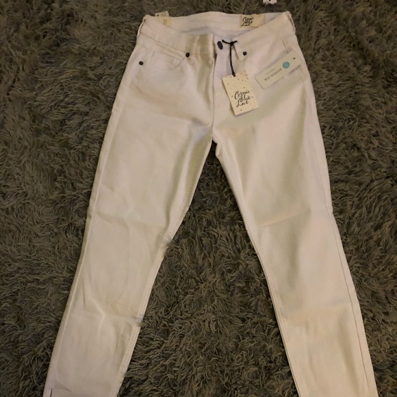 Milo Side Split Capri Skinny Jean 